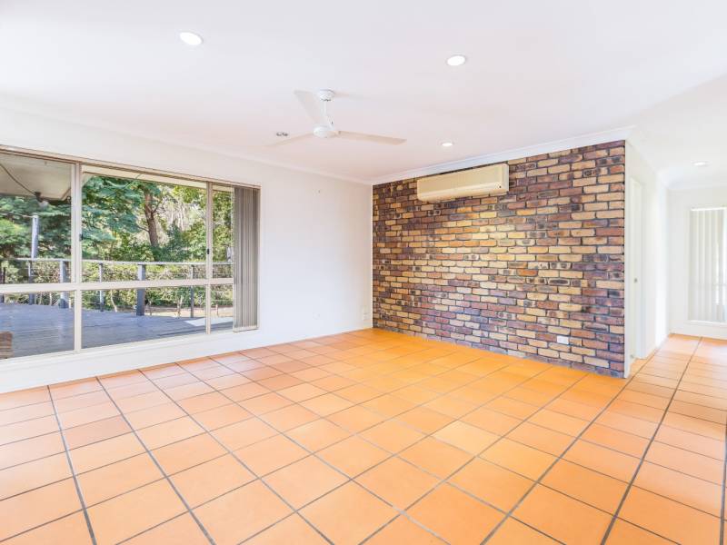 9 Sheppey Pl, YAMANTO, QLD 4305