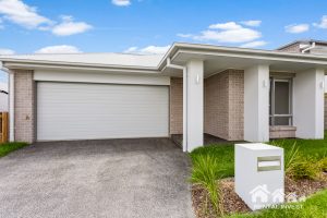 16 Edinburgh Street, RIPLEY, QLD 4306