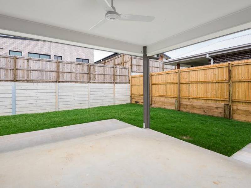 14 Madeira Street, SPRINGFIELD LAKES, QLD 4300 AUS