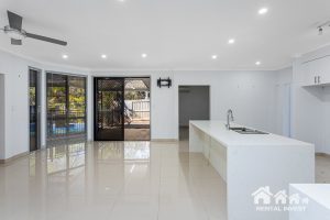 210 Lakeside Ave, SPRINGFIELD LAKES, QLD 4300 AUS