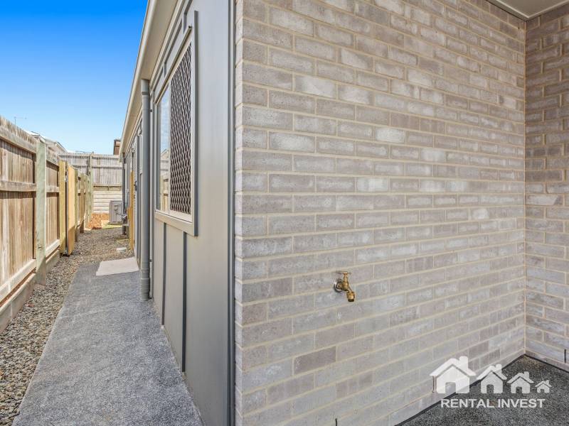 1/14 Sapphire Cres, REDBANK PLAINS, QLD 4301 AUS