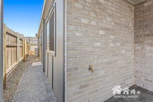 1/14 Sapphire Cres, REDBANK PLAINS, QLD 4301 AUS