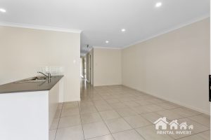 2/14 Sapphire Cres, REDBANK PLAINS, QLD 4301 AUS