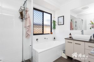 30 Hardwood St, SPRING MOUNTAIN, QLD 4300 AUS