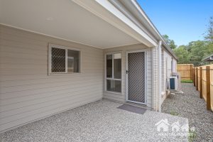 2/15 Creek Place, PARK RIDGE, QLD 4125 AUS