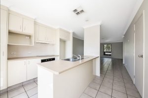 13 Creekside Drive, SPRINGFIELD LAKES, QLD 4300 AUS