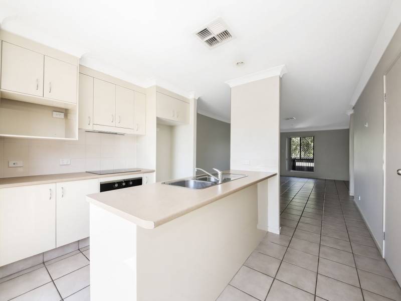 13 Creekside Drive, SPRINGFIELD LAKES, QLD 4300 AUS