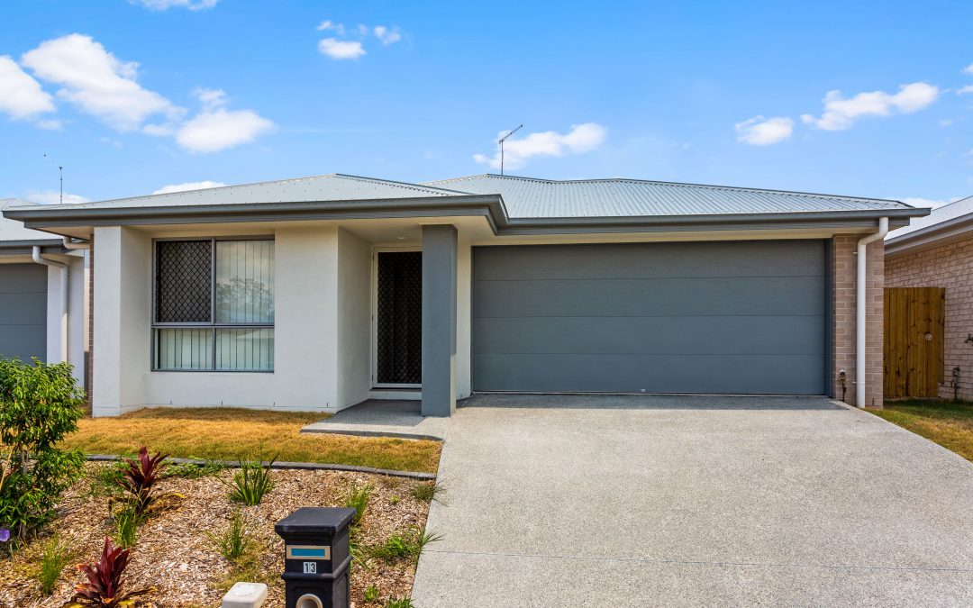 13 Niels Crescent, PARK RIDGE  QLD  4125