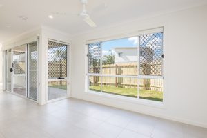 1/10 Scenic Road, REDBANK PLAINS, QLD 4301 AUS