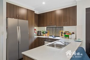 33 Bradley's, Ripley, QLD 4306 Australia