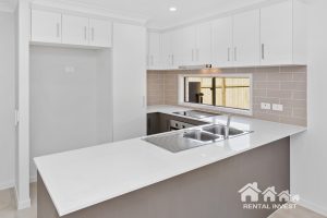 1/1 Heath Tce, Park Ridge, QLD 4125 Australia