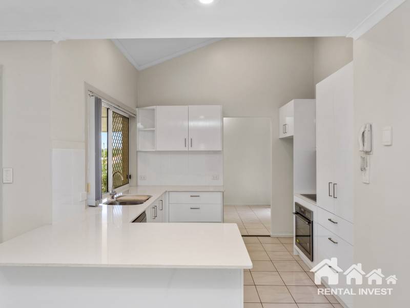 9/4 Madsen Place, Southport, Qld 4215 Australia