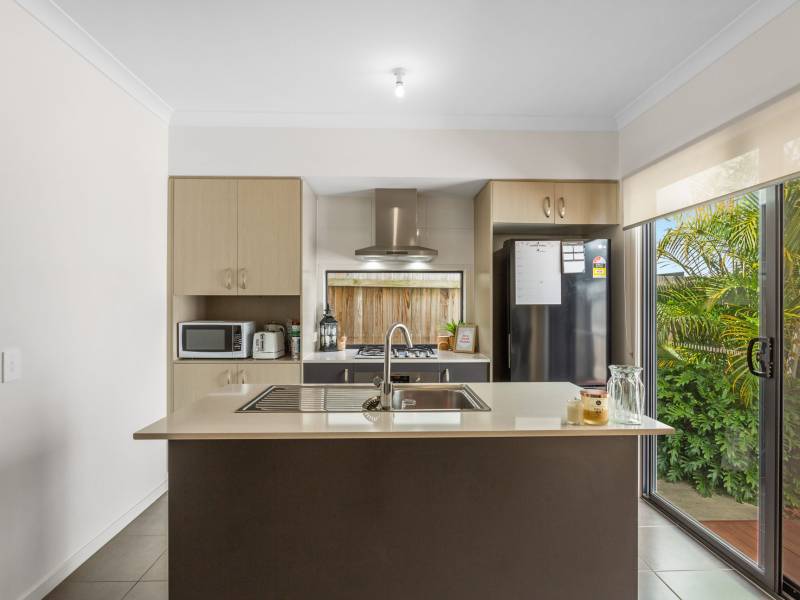 98 Parkview Parade, Ripley, QLD 4306 Australia