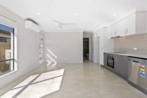 2/1 Heath Tce, Park Ridge, QLD 4125 Australia