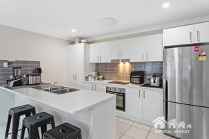 7 Lockyer Place, Crestmead, QLD 4132 Australia