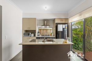 98 Parkview Parade, Ripley, QLD 4306 Australia