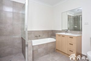 1/15 Creek Place, PARK RIDGE, QLD 4125 AUS