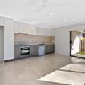 2/1 Heath Tce, Park Ridge, QLD 4125 Australia