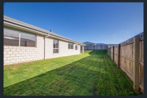 11 Fyfe St, Walloon, QLD 4306 Australia