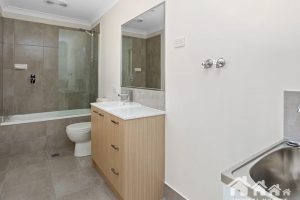 2/15 Creek Place, PARK RIDGE, QLD 4125 AUS