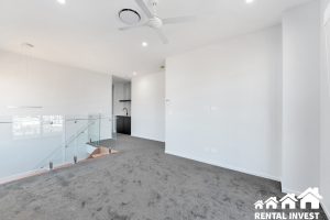 7 Standley Place, Spring Mountain, QLD 4300 Australia