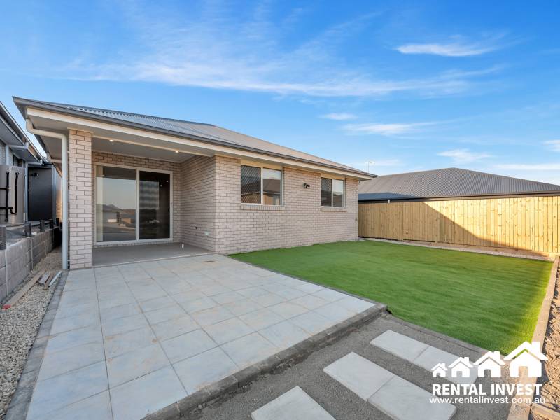 33 Belle Pde, Ripley, QLD 4306 Australia