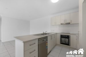 1/8 Lockyer Place, Crestmead, QLD 4132 Australia