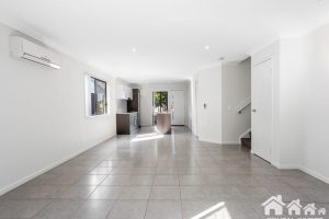 10/15 Ashley Court, KALLANGUR, QLD 4503 AUS