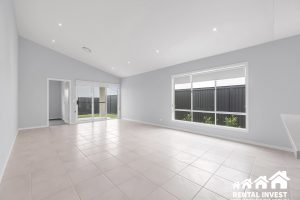 25 Carnarvon Drive, SOUTH RIPLEY, QLD 4306 Australia