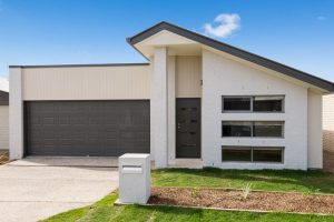 27 Regents Drive, Redbank Plains, QLD 4301 AUS