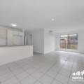 1/8 Lockyer Place, Crestmead, QLD 4132 Australia