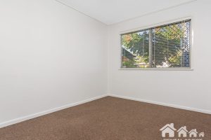 8 Bellhaven Drive, Bundamba, QLD 4304 AUS