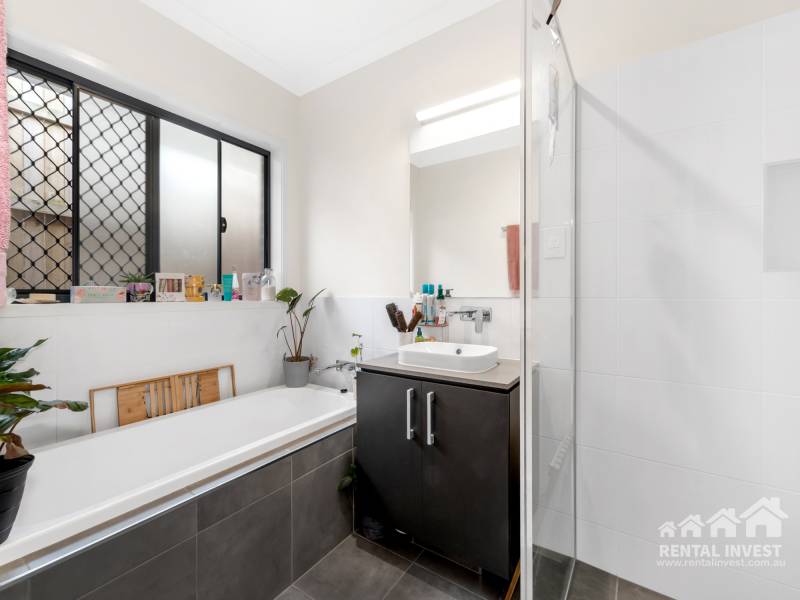 16 Brigginshaw Way, Ripley, QLD 4306 Australia