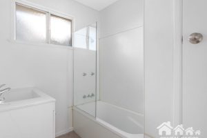 8 Bellhaven Drive, Bundamba, QLD 4304 AUS