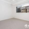 2/14 Sapphire Crescent, REDBANK PLAINS, QLD 4301 AUS