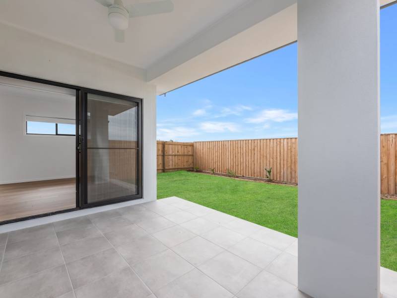 39 Edgeview Way, FLINDERS VIEW, QLD 4305 Australia