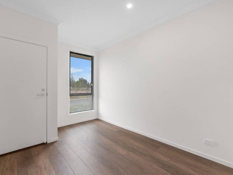 39 Edgeview Way, FLINDERS VIEW, QLD 4305 Australia
