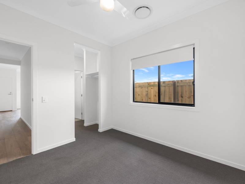 39 Edgeview Way, FLINDERS VIEW, QLD 4305 Australia
