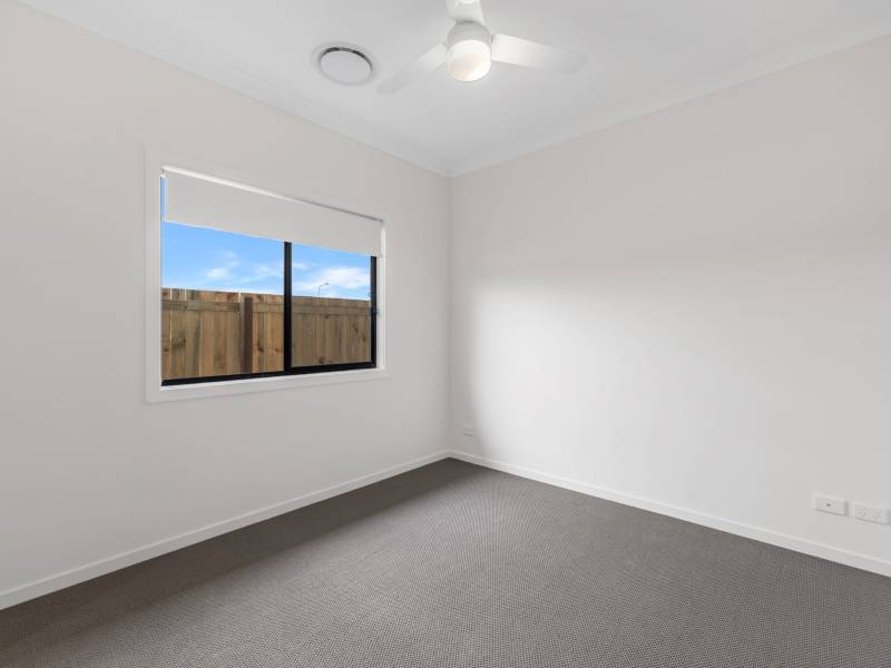 39 Edgeview Way, FLINDERS VIEW, QLD 4305 Australia
