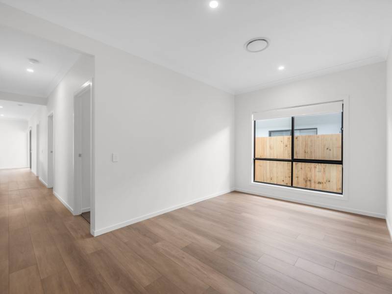 39 Edgeview Way, FLINDERS VIEW, QLD 4305 Australia