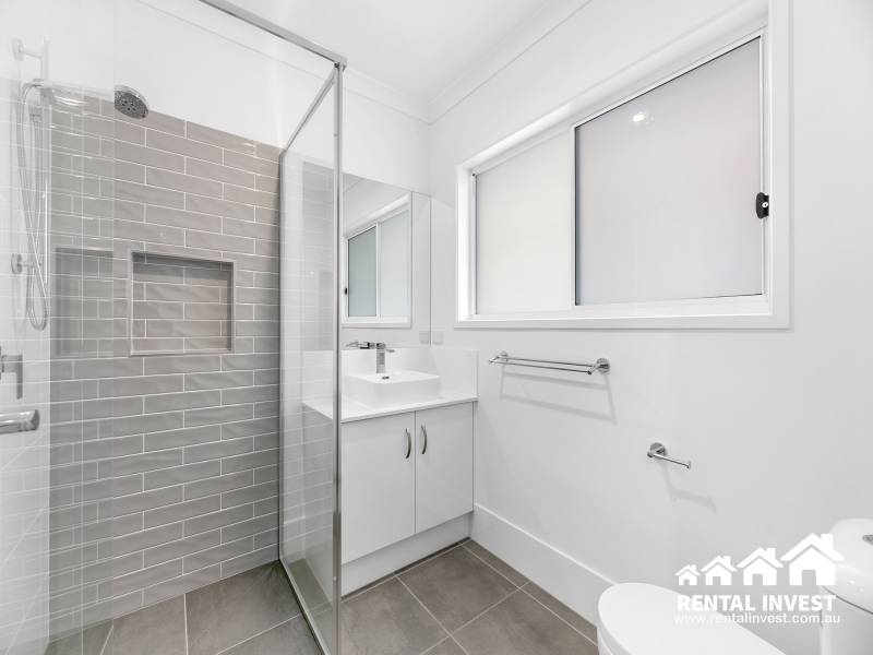42 Sunny Crescent, RIPLEY, QLD 4306 Australia
