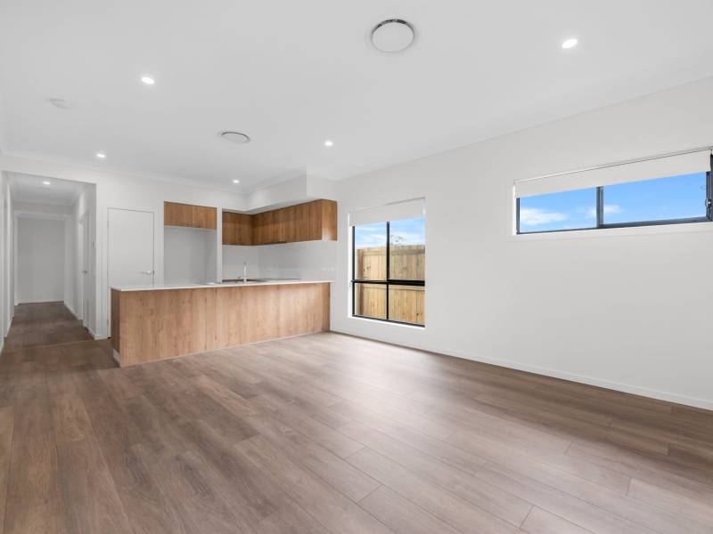 39 Edgeview Way, FLINDERS VIEW, QLD 4305 Australia